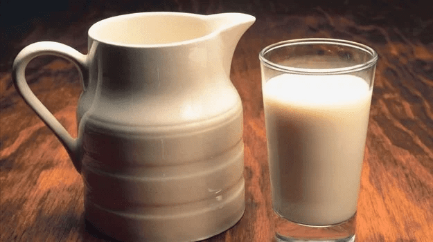 Coffee Grounds, Eggshells, Milk, or Wood Ash? The Right Natural Fertilizer for Roses, Tomatoes, Squash & More 4 Coffee Grounds, Eggshells, Milk, or Wood Ash? The Right Natural Fertilizer for Roses, Tomatoes, Squash & More